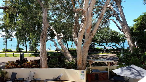 On Palm Cove Beachfront Apartments - NT Tourism 3