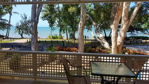 On Palm Cove Beachfront Apartments - NT Tourism 1