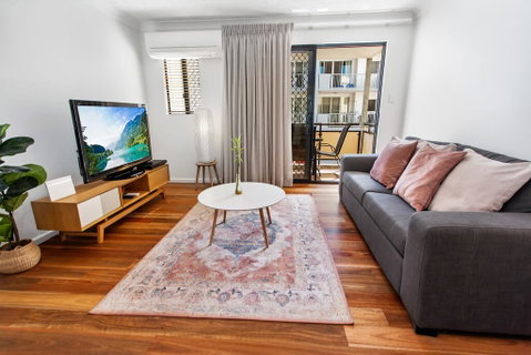 One-Bed Apartment With Balcony And Parking Near CBD - Accommodation NT 1