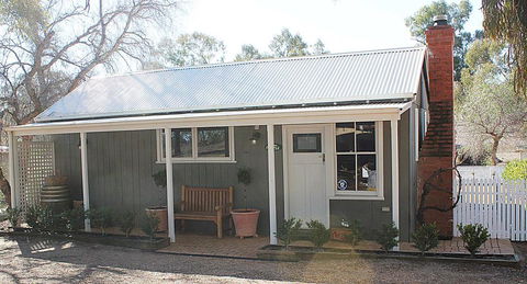 Outback Cellar & Country Cottage - NT Tourism 2