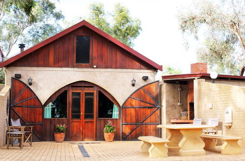 Outback Cellar & Country Cottage - NT Tourism 0
