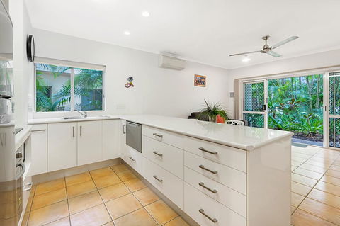 Outrigger Apartments Port Douglas - Accommodation NT 1