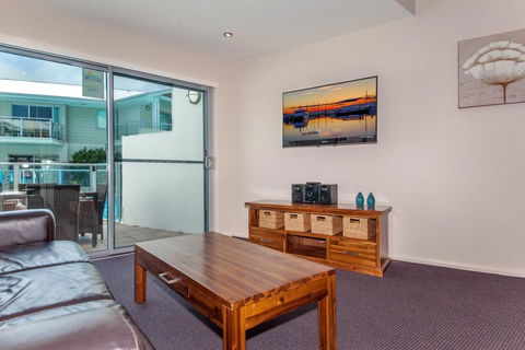 Pacific Blue Apartment 139, 265 Sandy Point Road - NT Tourism 1