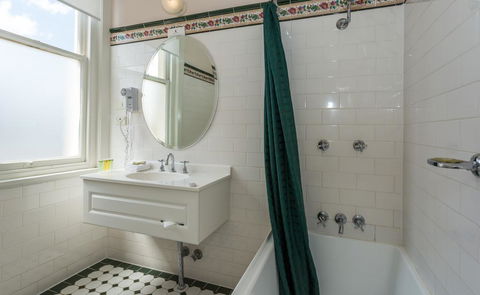 Palais Royale - Accommodation NT 2