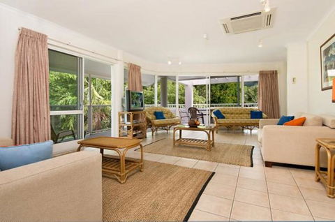 Palm Cove Penthouse - NT Tourism 3