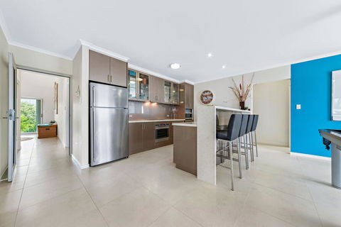Panoramic Island Views - Shute Harbour - Accommodation NT 3