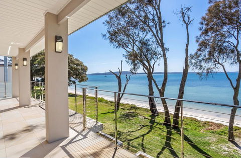 Paradise Beach House - Waterfront With Heated Pool - NT Tourism 2