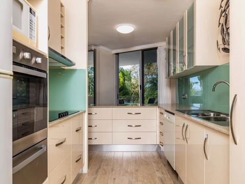 Paringa 8 - Palm Cove - NT Tourism 1