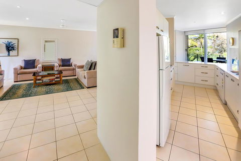 Paringa  -  Private Beachfront Apartments - NT Tourism 2