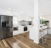 Park Avenue Terrace House Sleeps 9 - Accommodation NT