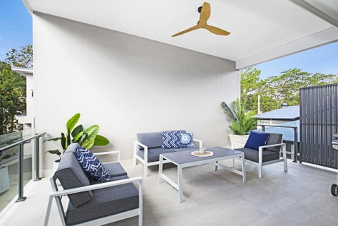 Park Avenue Terrace House Sleeps 9 - Accommodation NT 2