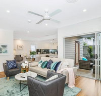 Park Avenue Townhouse Retreat Brisbane Sleeps 10 - Accommodation NT