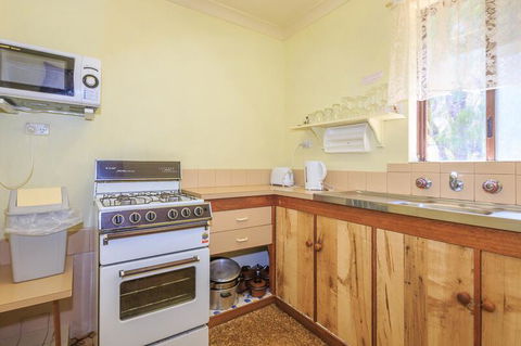 Peaceful Bay Chalet 9 - NT Tourism 3