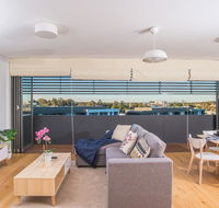 PEAK EAST 2bed2bath APT Ryde SO RELAXING - NT Tourism