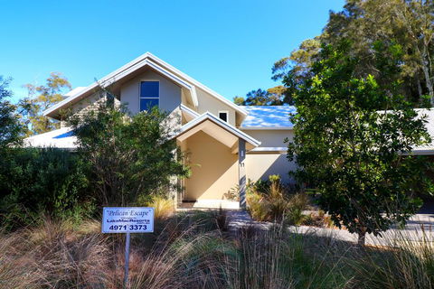 Pelican Escape Executive Home At Raffertys Resort - Accommodation NT 0