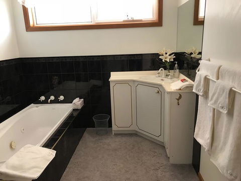 Penguin Seaside Homestay - NT Tourism 3