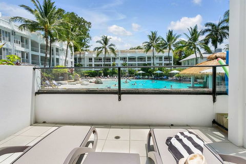Peppers 3111- 3112 Two Bedroom Apartment Spa Suite - NT Tourism 2