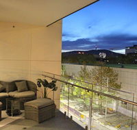 Perfectly Located Modern Apartment - Canberra CBD - NT Tourism