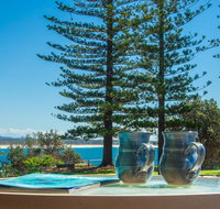 PERFECTLY POSITIONED BEACHFRONT APARTMENT-GREAT LOCATION WITH OCEAN VIEWS - Accommodation NT