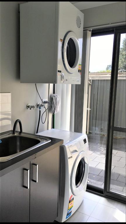 Perth Urban Vacation Home - Close To City & Airport - NT Tourism 3