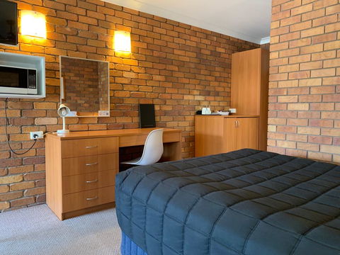 Peter Allen Motor Inn - NT Tourism 0