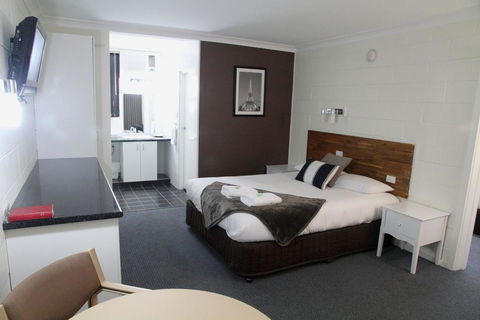 Plainsman Motel - NT Tourism 1