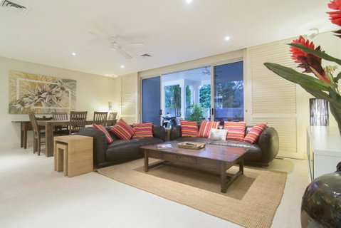 Plantation 2 - Absolute Beachfront - Accommodation NT 2