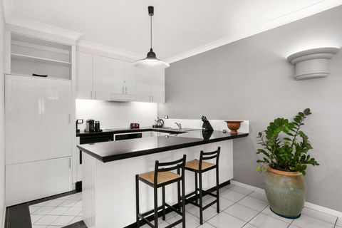 Poolside Apt. In Alamanda Beachfront Resort (55) - NT Tourism 3