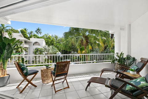 Poolside Apt. In Alamanda Beachfront Resort (56) - NT Tourism 0