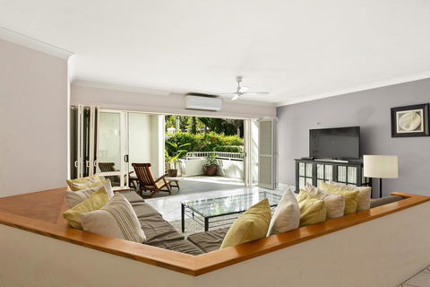 Poolside Apt. In Alamanda Beachfront Resort (62) - Accommodation NT 0