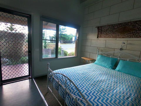 Port Campbell Guesthouse & Flash Packers - Accommodation NT 2