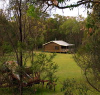Possum's Hollow and Hooter's Hut - Accommodation NT