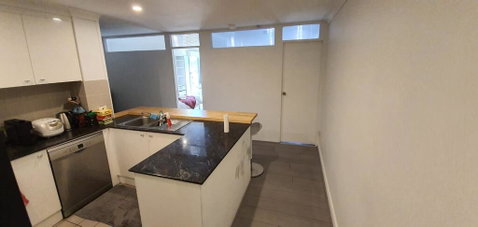 Private Modern Room - Plaza Building- In City Centre! - NT Tourism 3