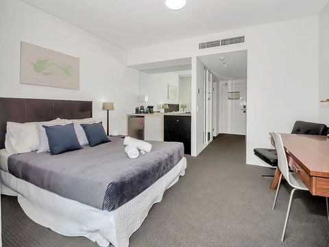 Privately Owned Hotel Room By Cairns Marina 222 - Accommodation NT 0