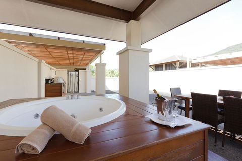 Pullman Palm Cove Sea Temple Resort & Spa - Accommodation NT 3