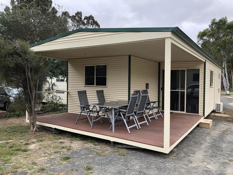Pyrenees Caravan Park - NT Tourism 0