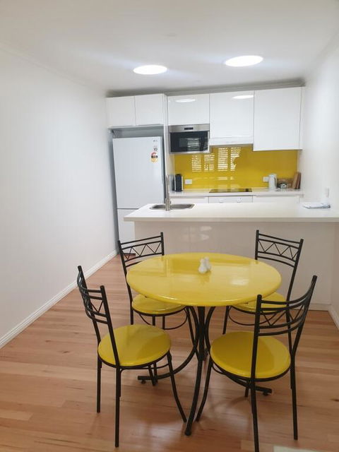 Race Course Apartments - Accommodation NT 3