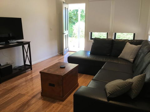 Rail Trail Cottage - NT Tourism 1