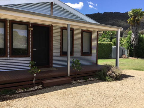 Rail Trail Cottage - NT Tourism 0