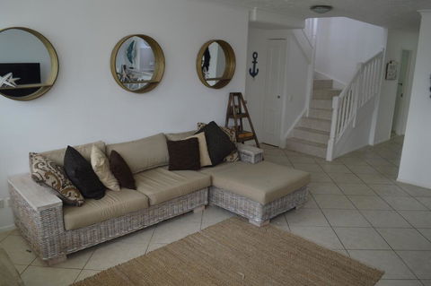 RAINBOW BAY 3 Bed Ocean Views & SPA On Roof Terrace - Accommodation NT 3