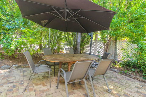 Rare! Modern Unit With Private Fenced Garden Close To The Beach PC5 - Accommodation NT 2