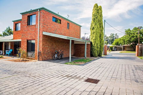 Regent Retreat - Echuca Moama Holiday Accommodation - NT Tourism 2