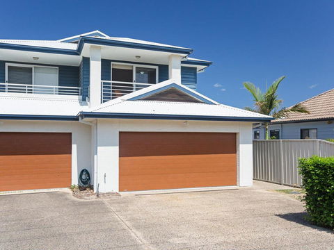 Relax At Pacific', 1/26 Pacific Avenue - Private Duplex With Enclosed Yard - Accommodation NT 0