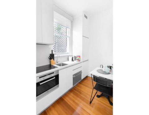 Renovated Studio In Bohemian Area Close To City - NT Tourism 3