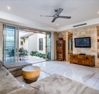 Resort Living with Private Pool sleeps 8 - Accommodation NT