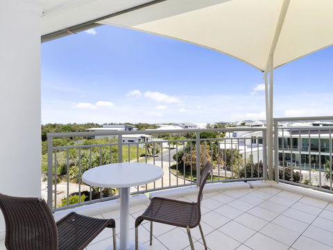 RESORT ON THE BEACH 6310 - TOP FLOOR - Accommodation NT 1