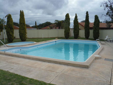 Restawile Motel - NT Tourism 0