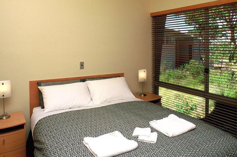 Ridgetop Retreats - Deep Creek Conservation Park - NT Tourism 1