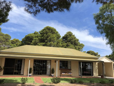 Riverwalk Retreat - NT Tourism 0