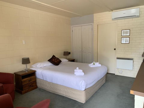 Robertson Country Motel - NT Tourism 1